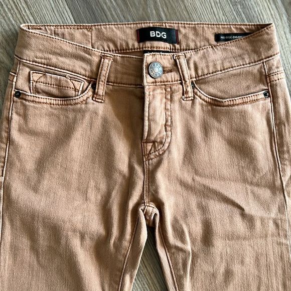 BDG URBAN OUTFITTERS MID RISE CIGARETTE ANKLE JEANS IN TAN BROWN SIZE 24 - Picture 3 of 8